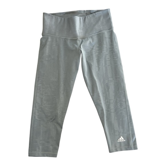 WOMENS ADIDAS CLIMALITE GRAY CROPPED LEGGINGS & ADIDAS CLIMALITE SHORTS - Picture 2 of 13